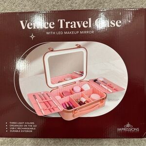 NWT Venice Travel Case W/ LED Makeup Mirror
